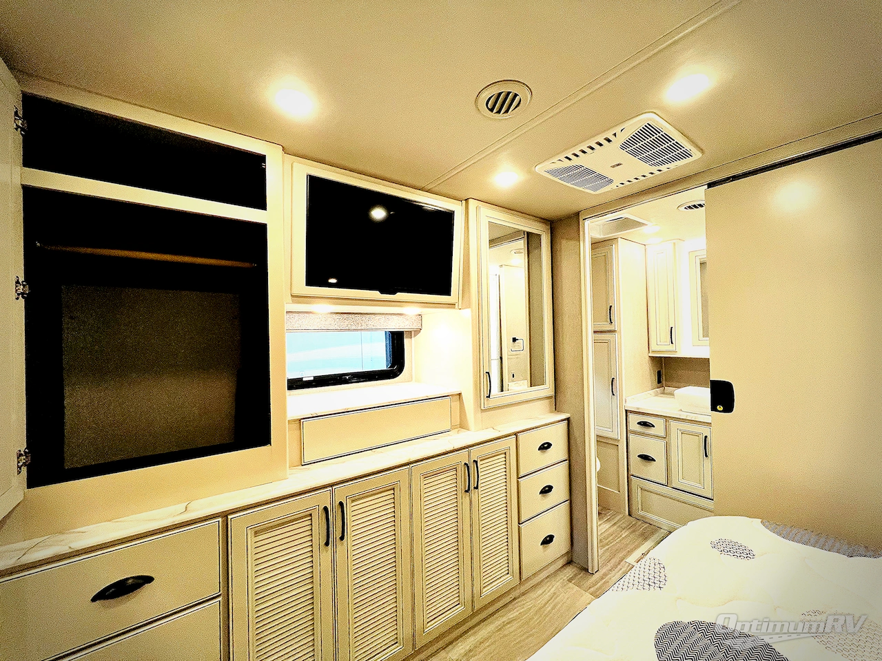 2023 Fleetwood Frontier 36SS Photo 24
