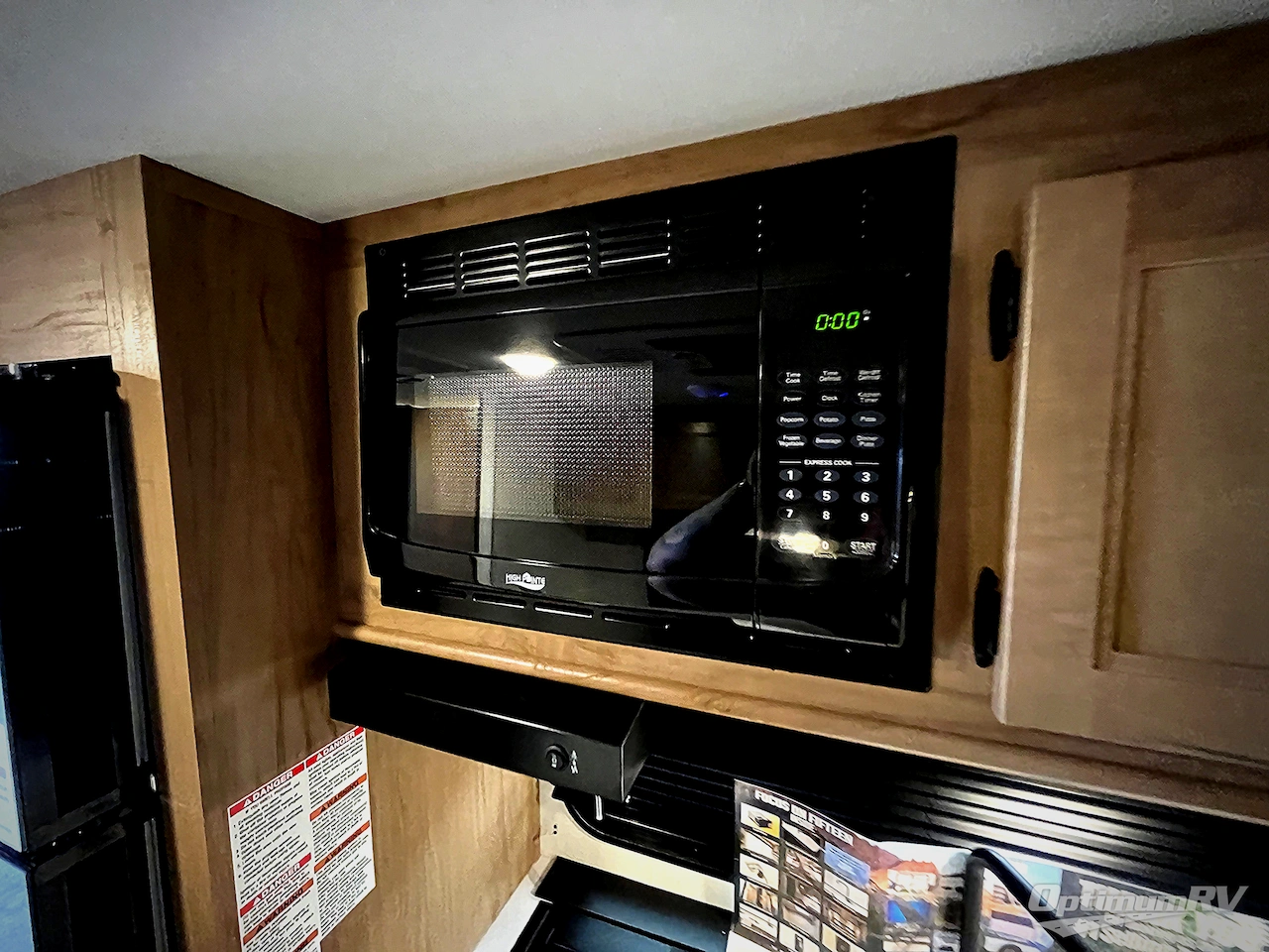 2025 Forest River Cherokee Wolf Pup 14CCW Photo 8