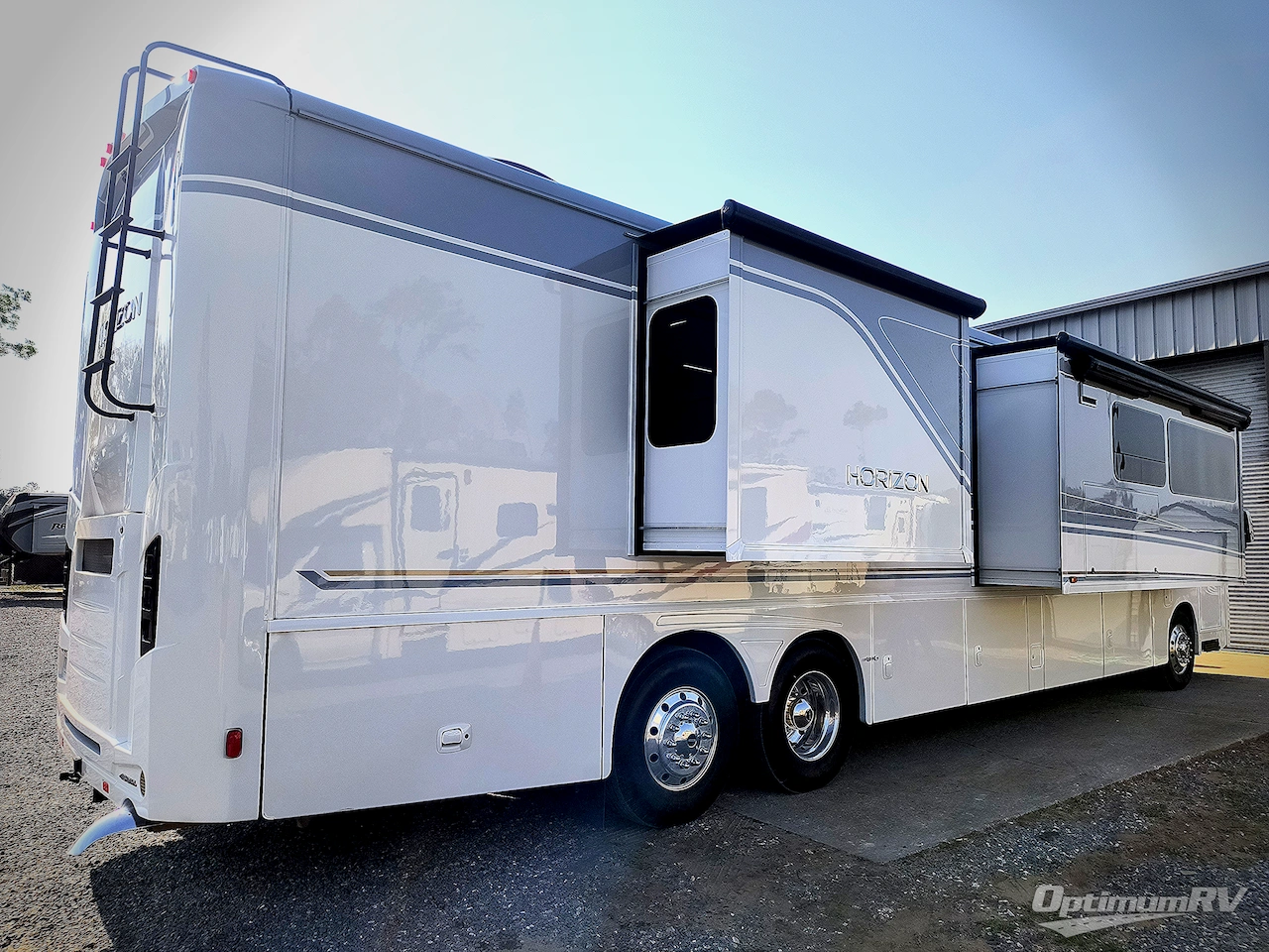 2020 Winnebago Horizon 42Q Photo 2