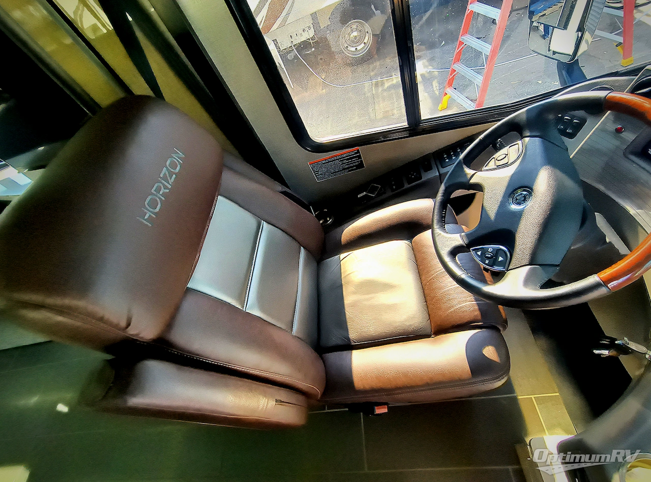 2020 Winnebago Horizon 42Q Photo 6