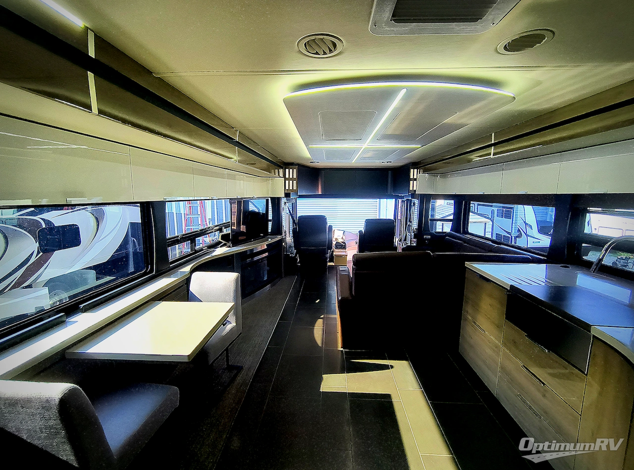 2020 Winnebago Horizon 42Q Photo 11