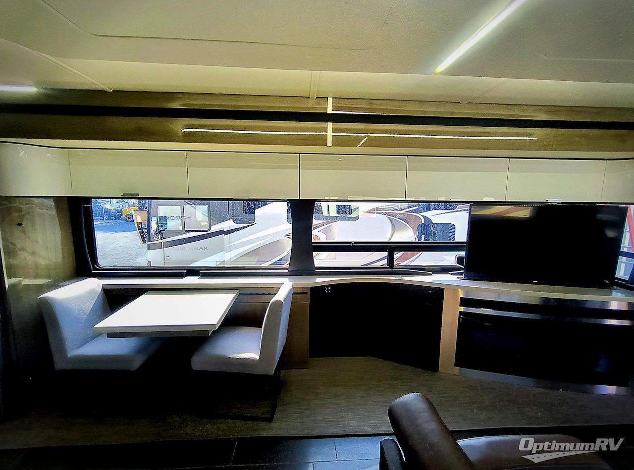 2020 Winnebago Horizon 42Q Photo 12