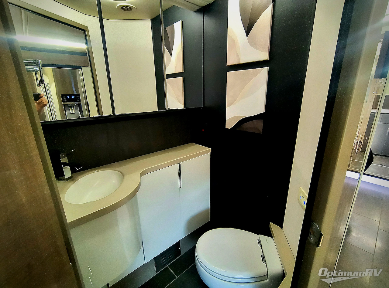 2020 Winnebago Horizon 42Q Photo 16