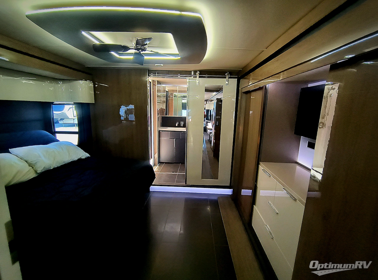 2020 Winnebago Horizon 42Q Photo 17