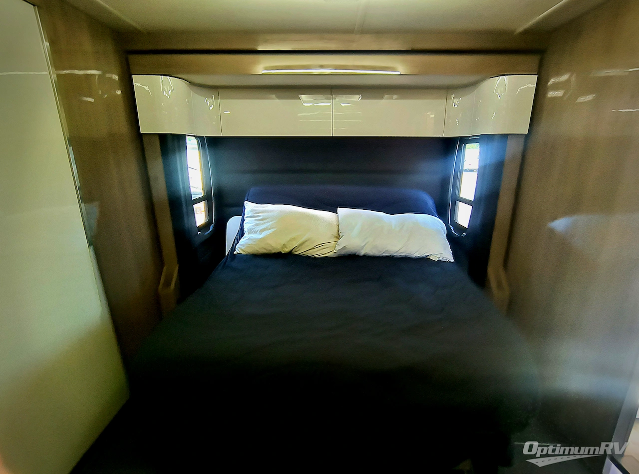 2020 Winnebago Horizon 42Q Photo 18