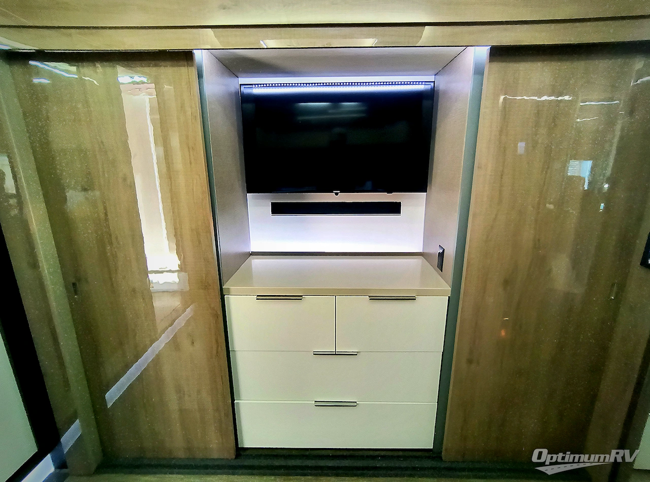 2020 Winnebago Horizon 42Q Photo 19