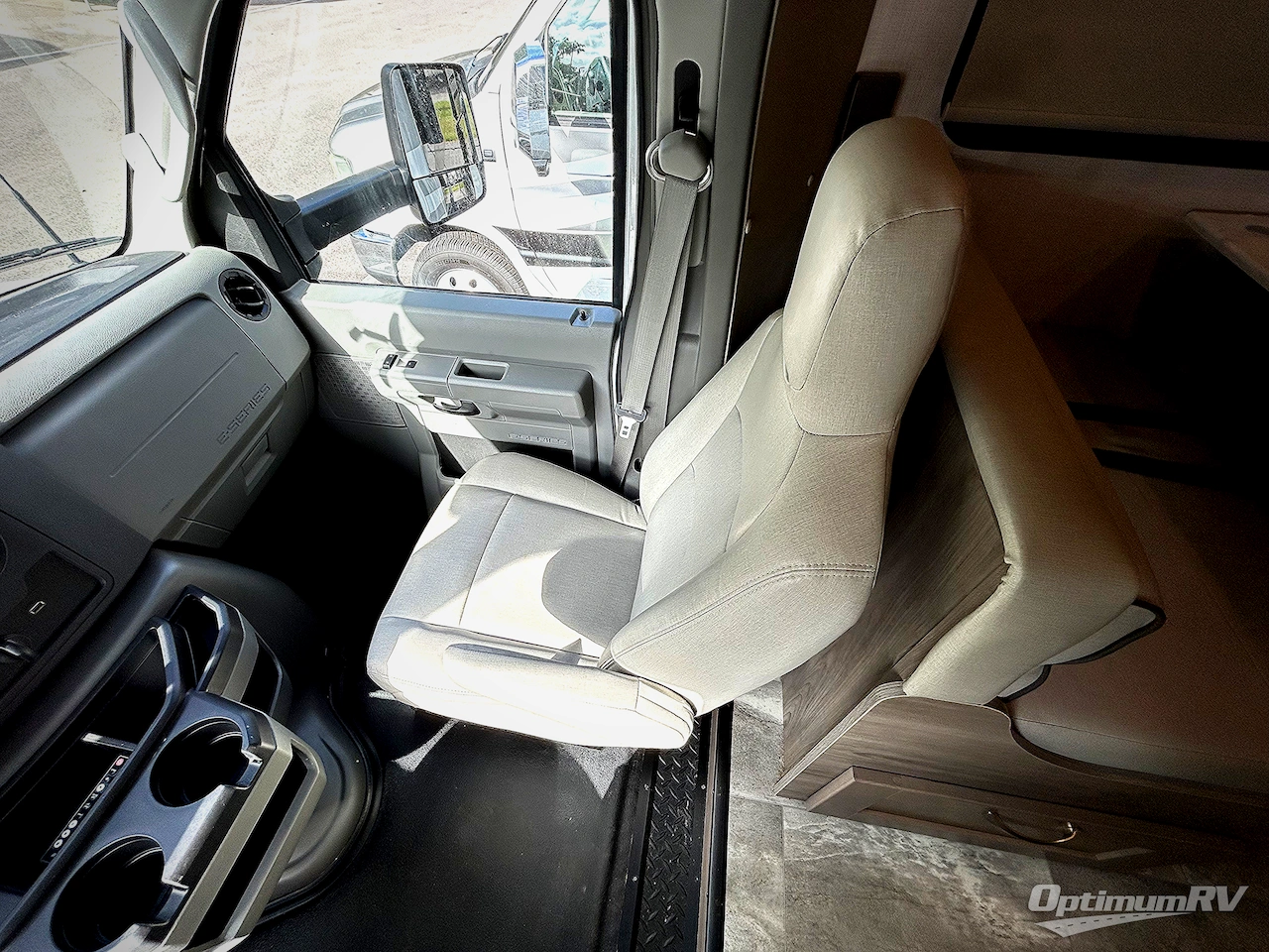 2024 Gulf Stream Yellowstone 5210 Photo 8