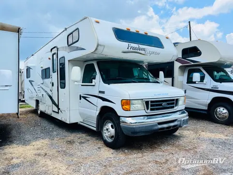 Used 2008 Coachmen Freedom Express 31SS Featured Photo