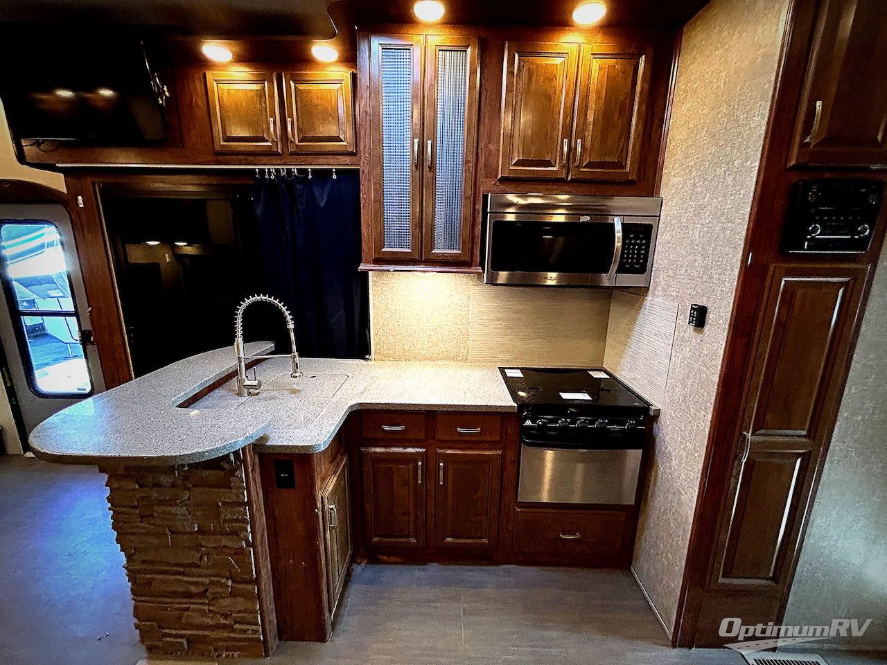 2017 Heartland Gateway 3700PTB Photo 6