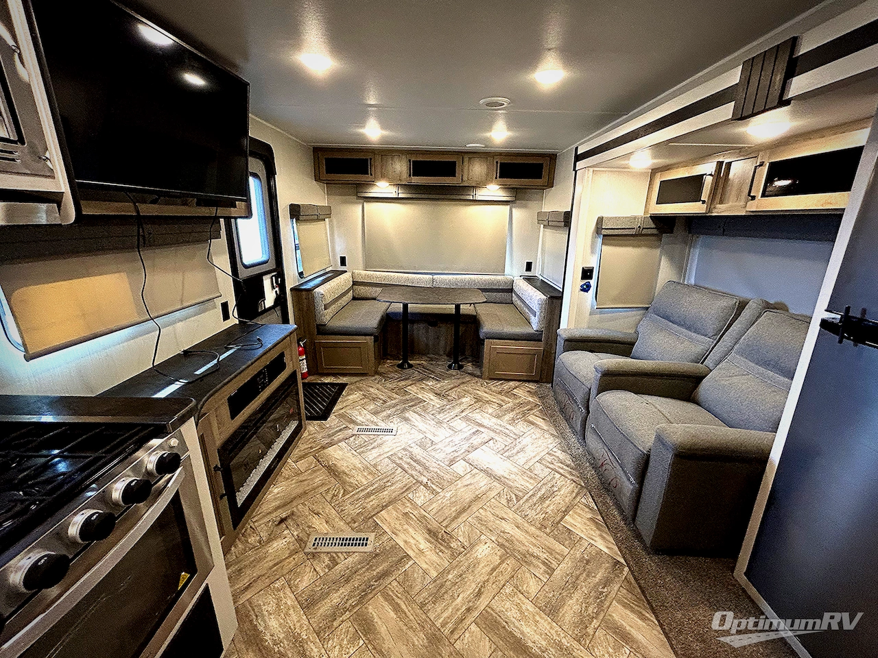 2023 Palomino Puma 26RLS Photo 3
