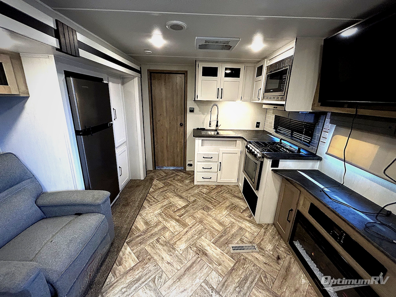 2023 Palomino Puma 26RLS Photo 4