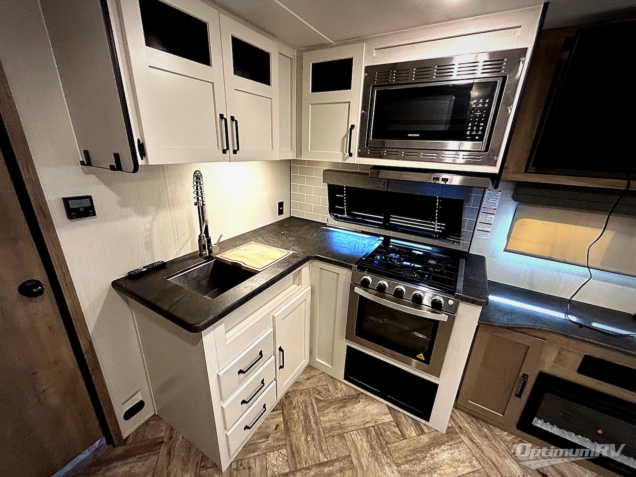 2023 Palomino Puma 26RLS Photo 5