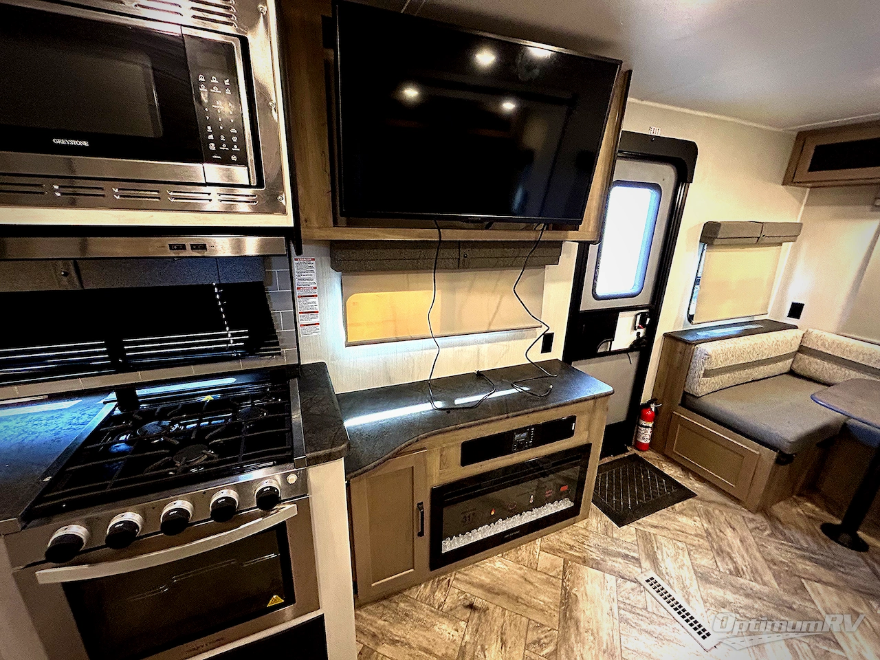 2023 Palomino Puma 26RLS Photo 9