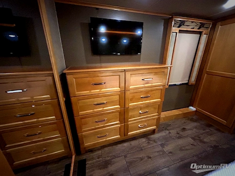 2019 VanLeigh Beacon 39RLB RV Photo 3