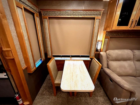 2019 VanLeigh Beacon 39RLB RV Photo 4