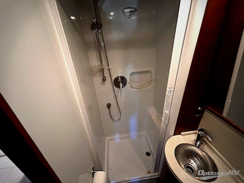 2014 Leisure Travel Serenity 24CB RV Photo 4