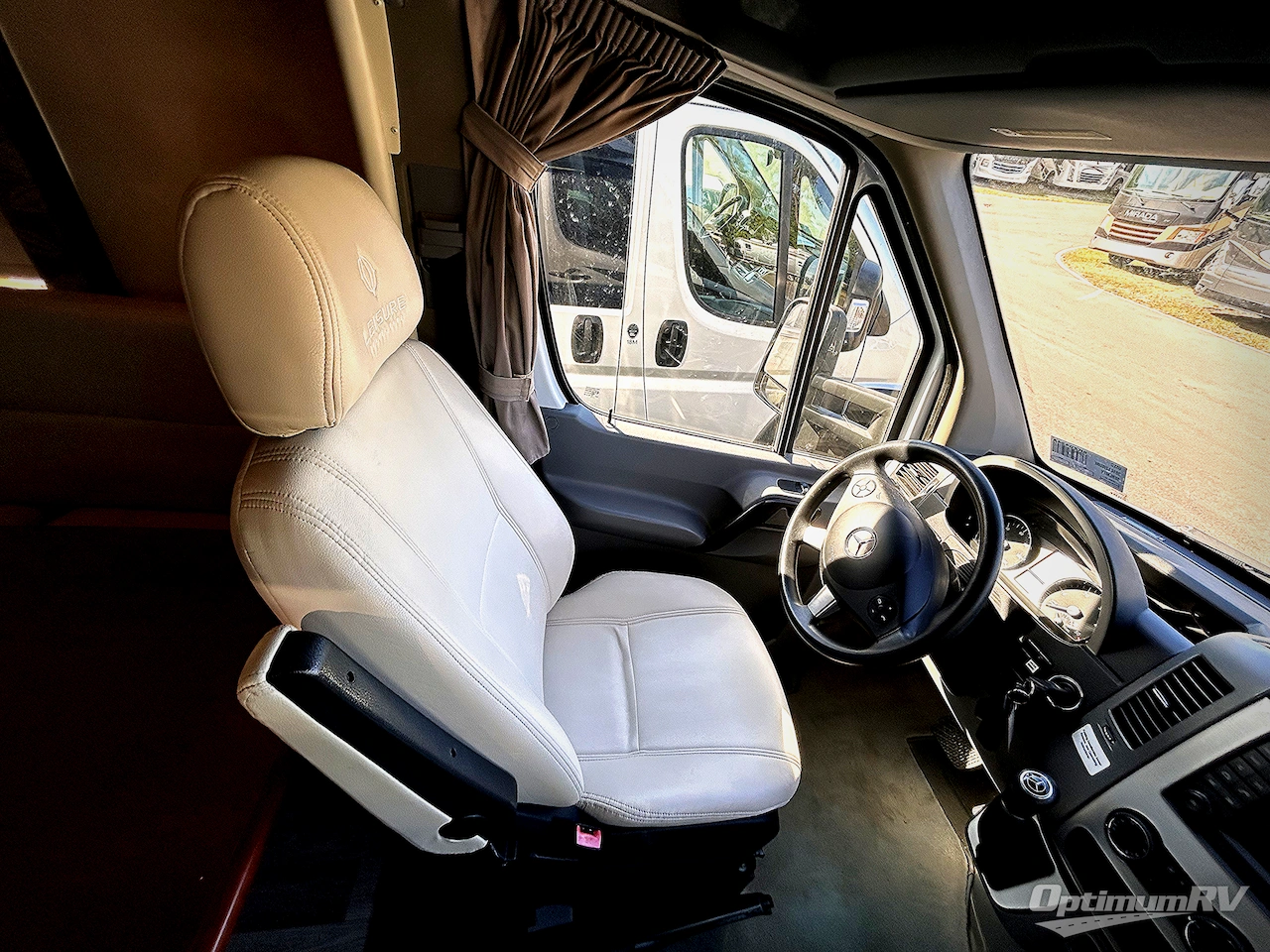 2014 Leisure Travel Serenity 24CB Photo 2