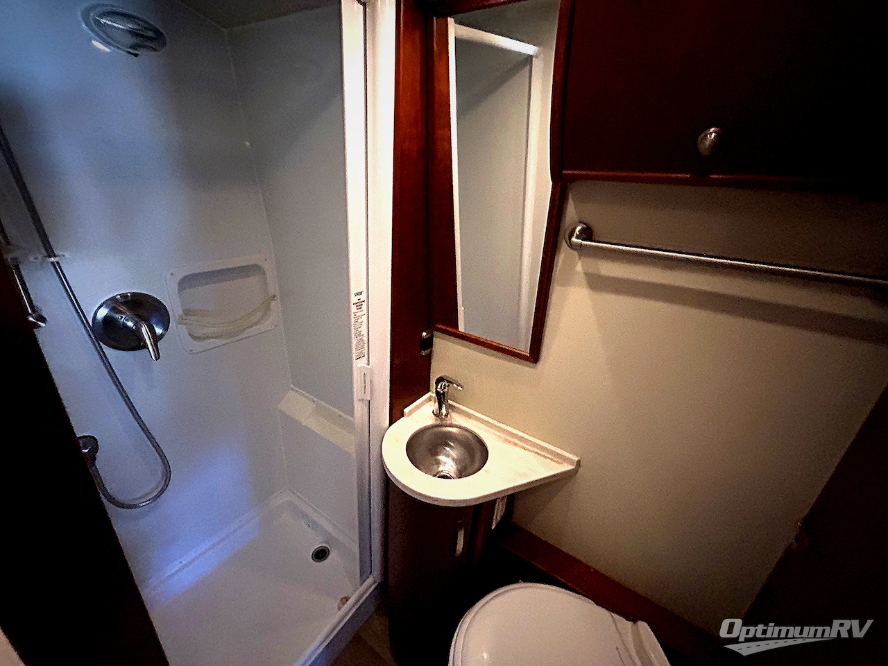 2014 Leisure Travel Serenity 24CB Photo 12