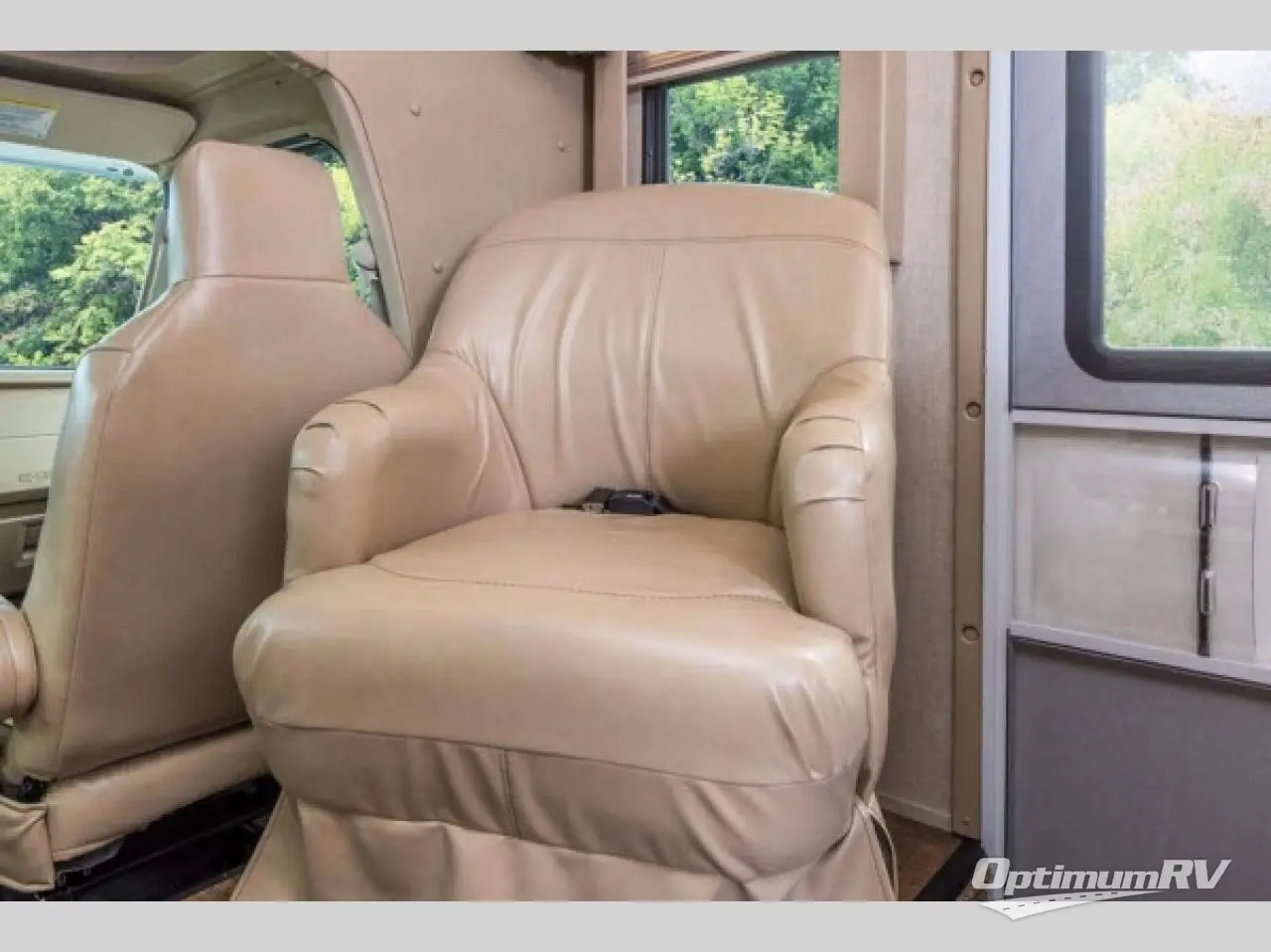 2017 Gulf Stream Conquest 3616 Photo 2