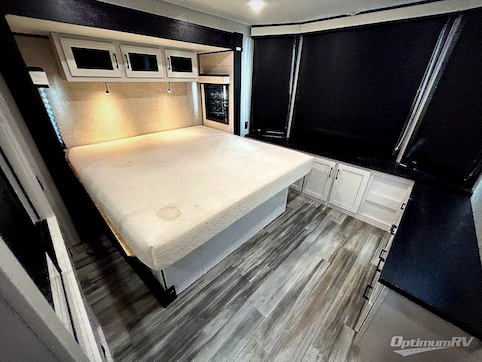 2024 Jayco Jay Flight Bungalow 40DLFT RV Photo 2