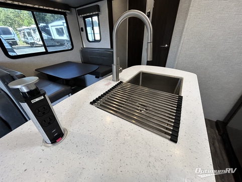 2021 Keystone Premier Ultra Lite 34BIPR RV Photo 2