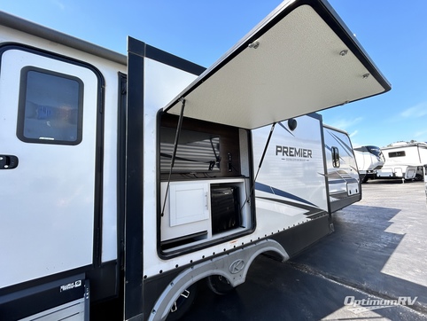 2021 Keystone Premier Ultra Lite 34BIPR RV Photo 4