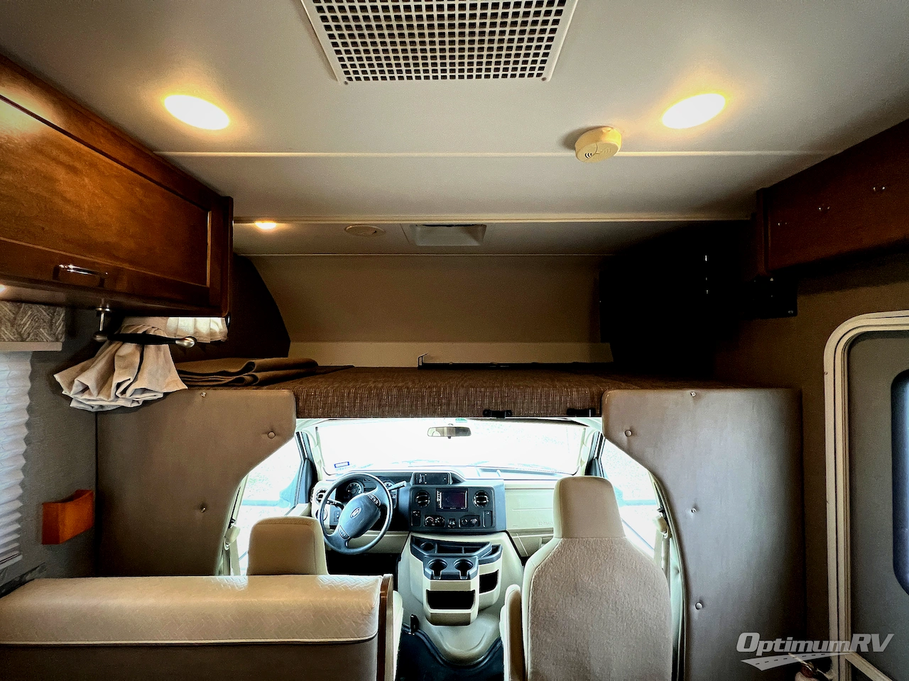 2019 Winnebago Outlook 22C Photo 7