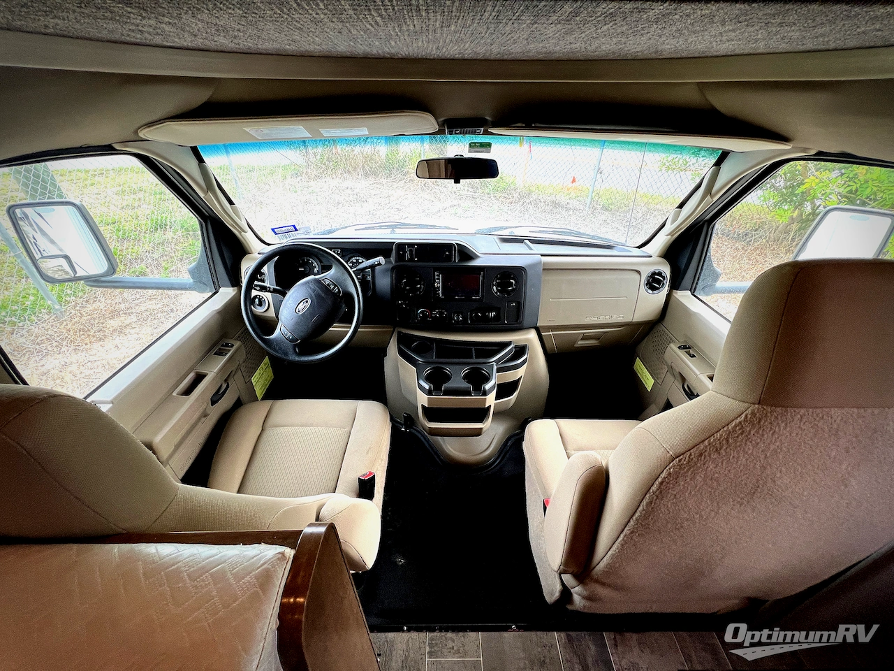 2019 Winnebago Outlook 22C Photo 6