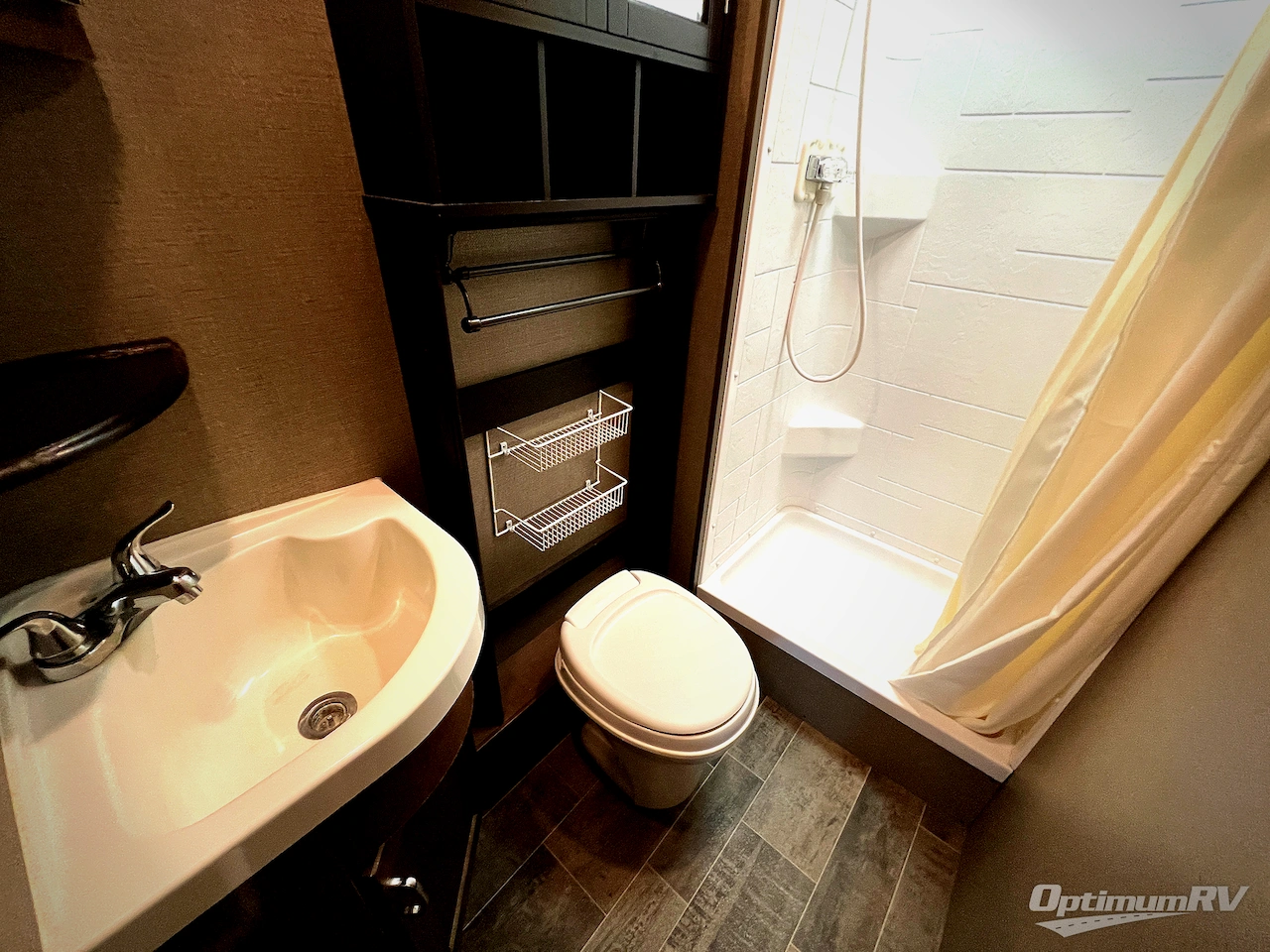 2019 Winnebago Outlook 22C Photo 19