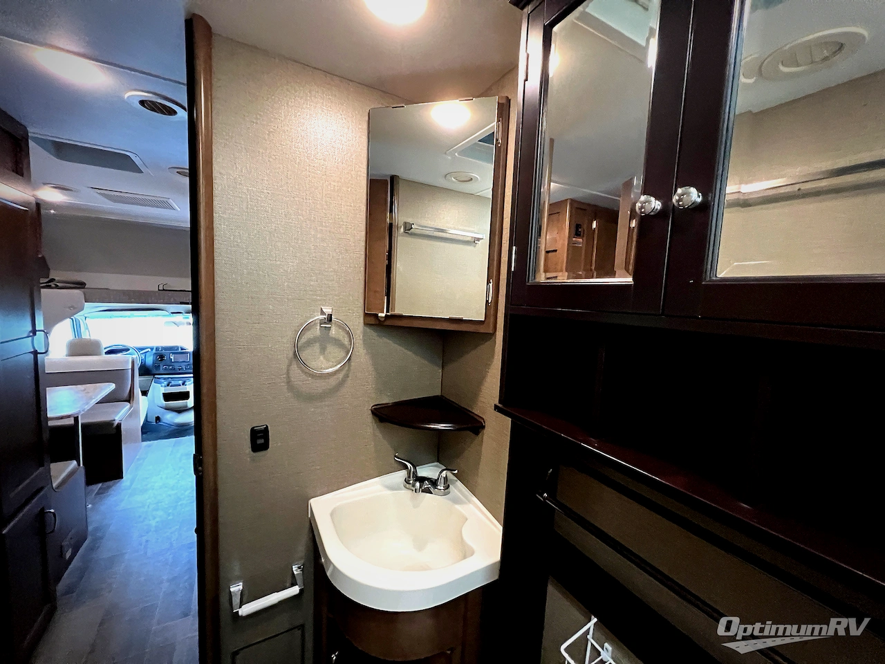 2019 Winnebago Outlook 22C Photo 22
