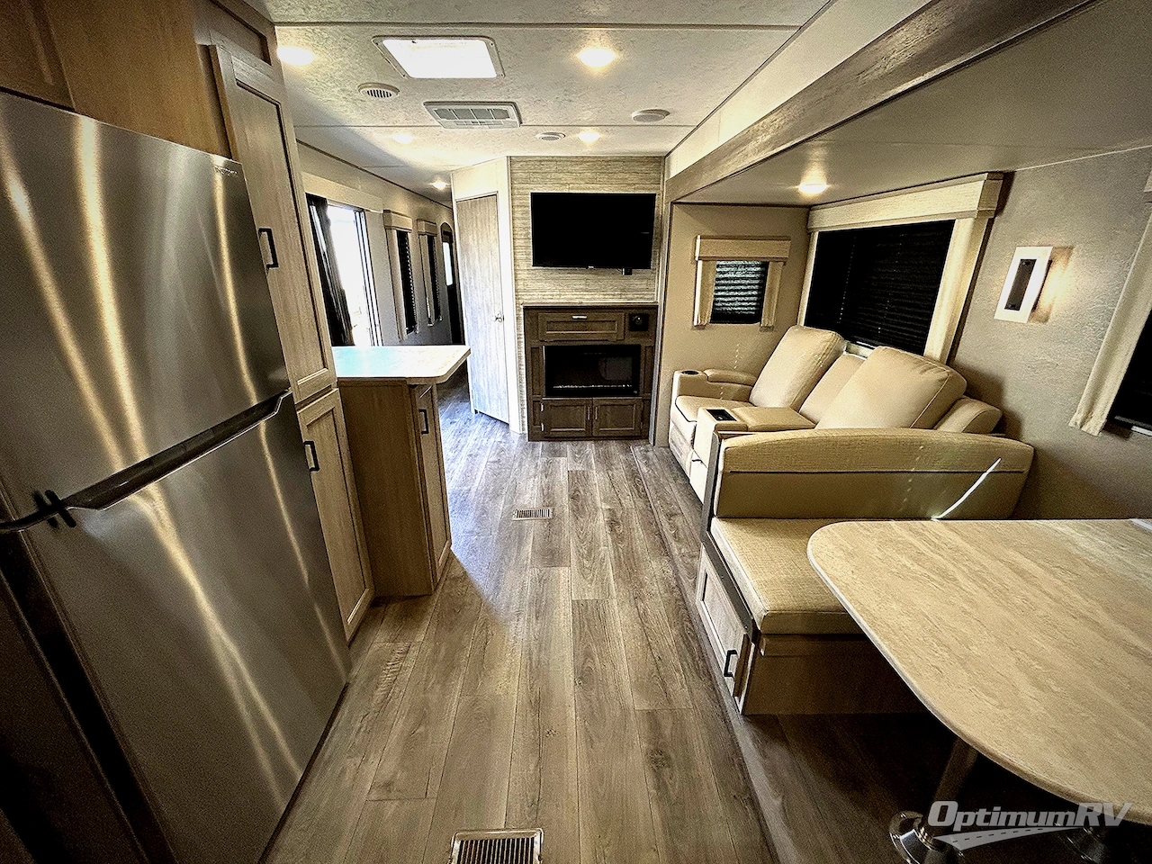 2024 Coachmen Catalina Destination Series 39FKTS Photo 2